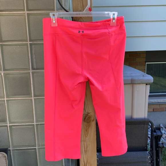Under Armour All Season Gear Capris - Picture 3 of 5